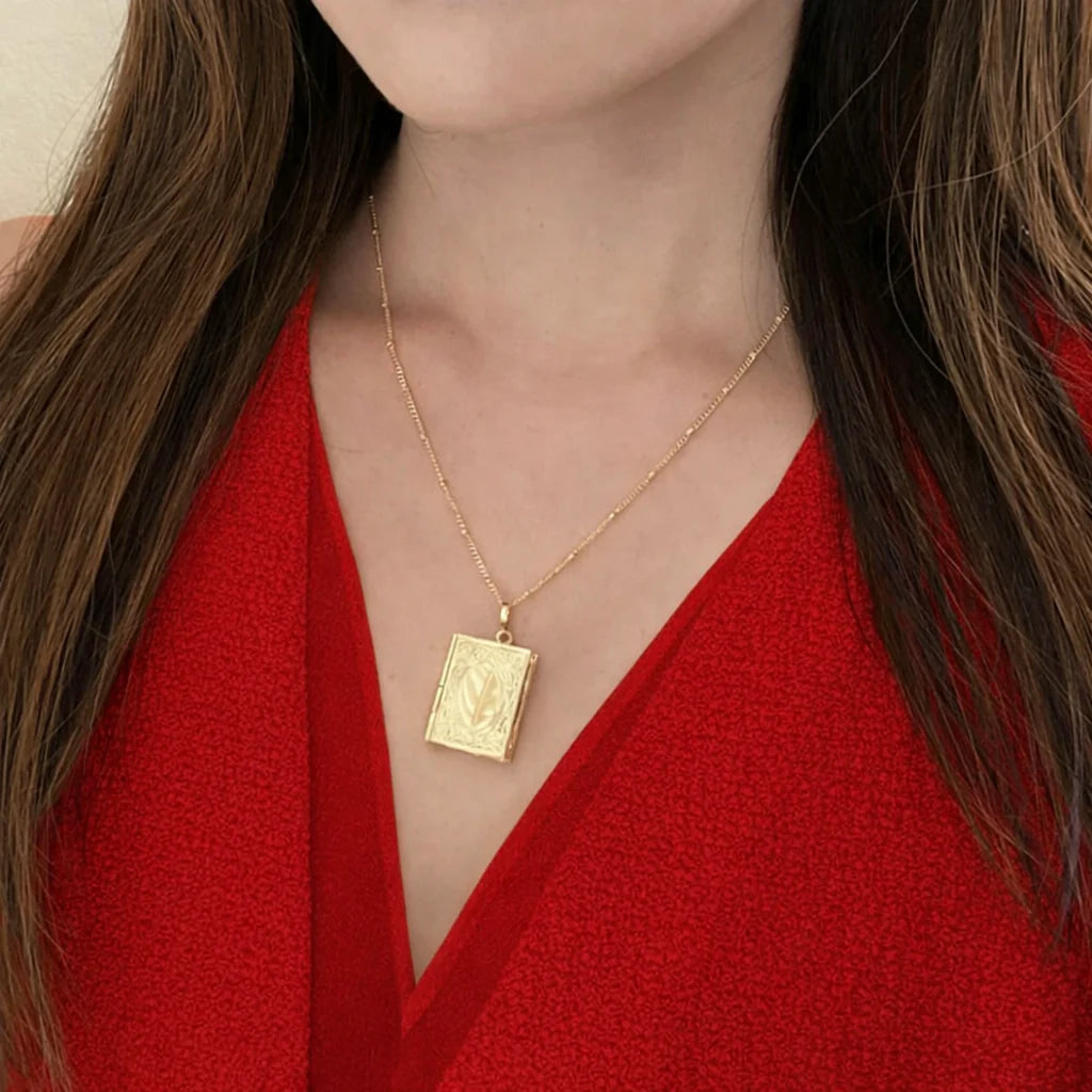 Collier Médaillon Livre